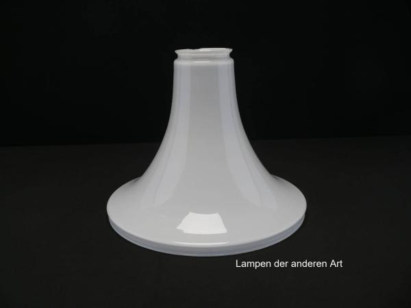 Jugendstil Glas antik, ähnlich Siemens Luzette Oberteil, kegelförmig, opal weiß, glänzende Oberfläche, Griffrand gemessen oben 8cm - unten 29,5cm für Verbindungsring
