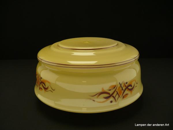 Jugendstil Lampenschirm gebraucht, geschlossenes Glas elfenbeinfarben, Spritzdekor farbig in orange-braun Tönen gefasst, Nostalgie Ersatzglas, D: ca. 35cm, H: ca.17cm, Achtung Sondergröße Glashalter, von unten
