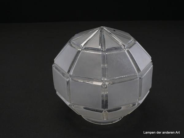Art Deco Lampenschirm gebraucht, Kugelglas mit Prismen, satinierte Flächen, Nostalgie Ersatzschirm,  D: ca.15cm,  H: ca.15cm , Glashalter Griffrand 8cm
