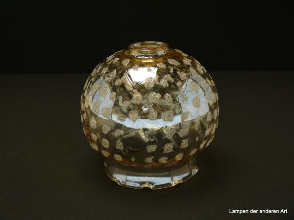 Vintage Lampenschirm, gebraucht, Glaskugel, Wandung mit geeisten Flecken verziert, Nostalgie Ersatzglas, D: ca.16cm, H: ca.16cm, ohne Griffrand Glashalter, Loch gemessen ca. 42mm, Bundhöhe 6mm