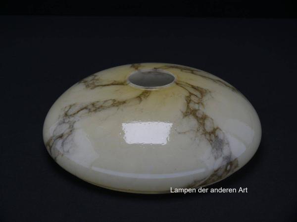 Art Deco Lampenschalen gebraucht 5-er Set, hellgelb-braun marmoriertes Glas, innen weiß, farblich zueinander passend aber verschieden marmoriert, glatte Oberfläche, Nostalgie Ersatzglas D: ca.22cm, H: ca.6,5cm, Loch 45mm, einzeln