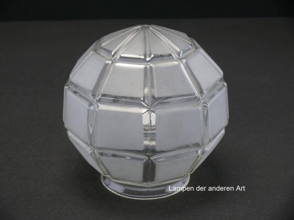 Art Deco Lampenschirm gebraucht, Kugelglas mit Prismen, satinierte Flächen, Nostalgie Ersatzschirm,  D: ca.14cm,  H: ca.14cm , Glashalter Griffrand Ø 8cm