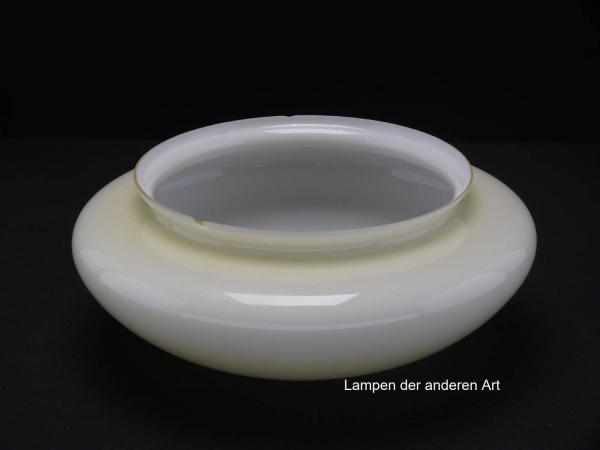 Lampenschirm gebraucht, runde Form, geschlossenes Glas, elfenbeinfarben, Nostalgie Ersatzglas, D: ca.27cm, Höhe ca.11cm, Glashalter Griffrand Ø20cm, am Griffrand zwei Chips