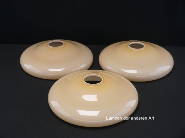 3-er Set Art Deco Lampenschale gebraucht, Glas, gelb, glatte glänzende Oberfläche, Ersatzglas für alte Lampen, D: ca.33cm, H: ca.6,5cm, Loch ca. 45mm, besondere Wölbung der Wandung, von oben