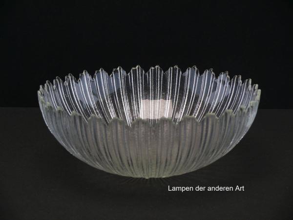 3-er Set Lampenschirm gebraucht, Klarglas, gerillte Wandung - ähnlich Holophane, spitz zulaufende Zacken am Schirmrand, Nostalgie Ersatzglas für alte Lampen, D: ca.22,5cm, H: ca.9cm, ohne Glashalter Griffrand, Loch Ø45mm, von unten