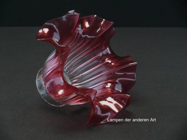 antiker Jugendstil Lampenschirm gebraucht, Klarglas, Farbgebung steigert sich von oben nach unten in ein sattes Rot, gerillter gerader Zylinder, Nostalgie Ersatzglas für alte Lampen, D: ca.15cm, H: ca.10cm, Glashalterand Griffrand 6cm, seitlich