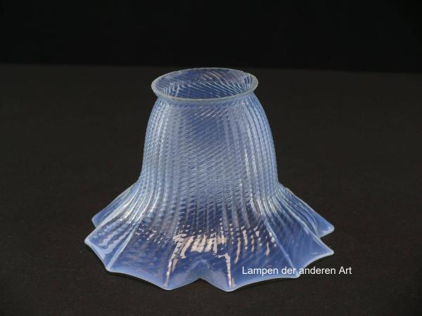 antiker Jugendstil Lampenschirm gebraucht, Milchglas, gerader Zylinder, Rand aufgezogen und gekniffen, Wandung reliefiert, Nostalgie Ersatzglas für alte Lampen, D: ca.14,5cm, H: ca.9cm, Glashalterand Griffrand 6cm