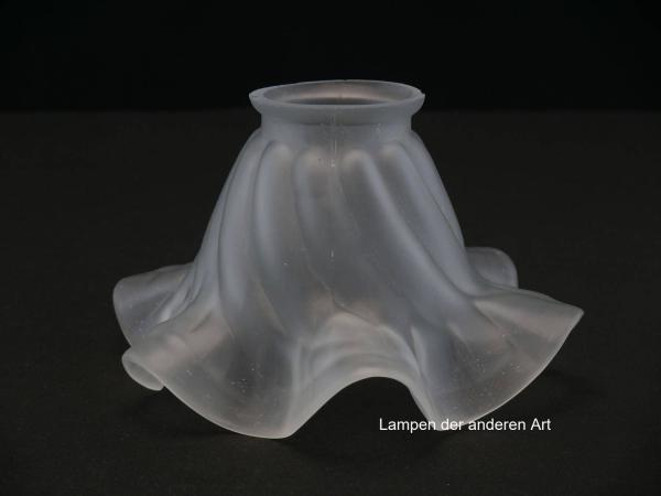 3-er Set Jugendstil Lampenschirm gebraucht, Glas grau satiniert, stilisierte Blüte, reliefierte schräg angeordnete Bohlen auf der zylindrischen Wandung, Nostalgie Ersatzglas, D: ca.16m, H: ca.9cm, Glashalter Griffrand Ø5,7cm, einzeln