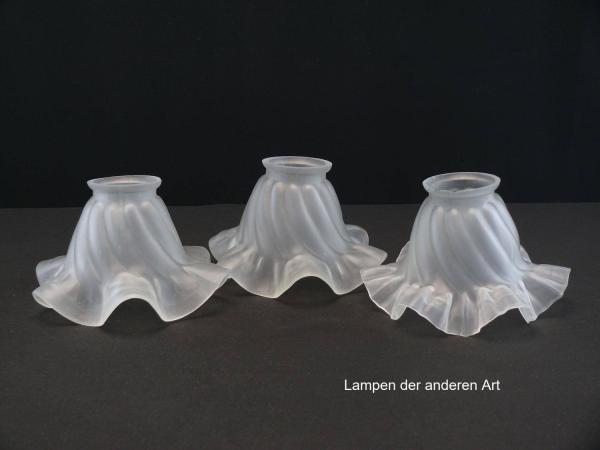 3-er Set Jugendstil Lampenschirm gebraucht, Glas grau satiniert, stilisierte Blüte, reliefierte schräg angeordnete Bohlen auf der zylindrischen Wandung, Nostalgie Ersatzglas, D: ca.16m, H: ca.9cm, Glashalter Griffrand Ø5,7cm