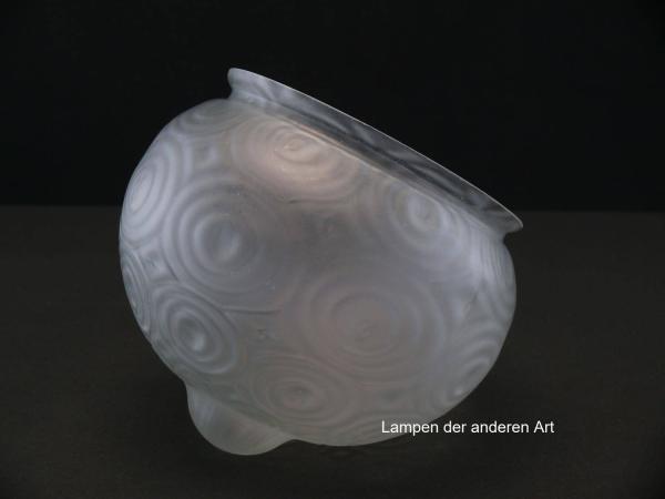 Jugendstil Lampenschirm gebraucht, antike geschlossene Kugel grau satiniert, kreisförmige erhabene Struktur auf der Oberfläche,  halbkugelförmiger Schirmabschluss, Nostalgie Ersatzglas D: ca.19cm, H: ca.14cm, Glashalter Sondergröße Ø16cm, seitlich