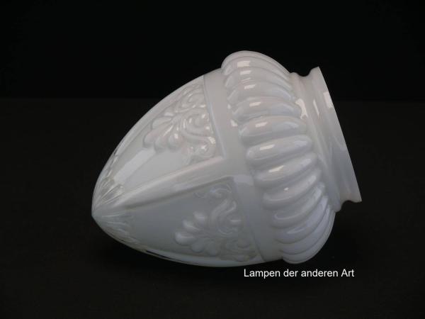 Jugendstil Lampenschirm gebraucht, Glas Zapfenform, opal glänzend, Wandung mit plastischen Ornamenten verziert, Nostalgie Ersatzglas, D: ca.12cm, H: ca.14cm, Glashalter Griffrand Ø8cm, seitlich