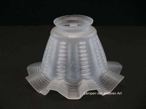 2-er Set Jugendstil Lampenschirm gebraucht, stilisierte Blüte, gerillter Abschlussrand, Nostalgie Ersatzglas, D: ca.15cm, H: ca.9cm, Glashalter Griffrand Ø6cm, einzeln