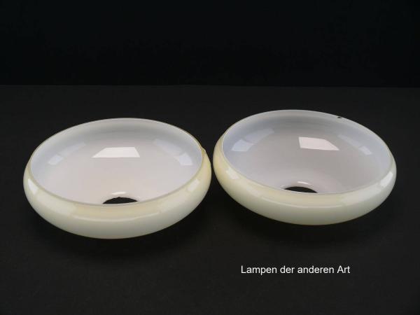 2-er Set Art Deco Lampenschale gebraucht, Glas, hellgelb außen, weiß innen, glatte glänzende Oberfläche, Nostalgie Ersatzglas, D: ca.20cm, H: ca.6,5cm, ohne Glashalter Griffrand, Loch  Ø45mm, von innen