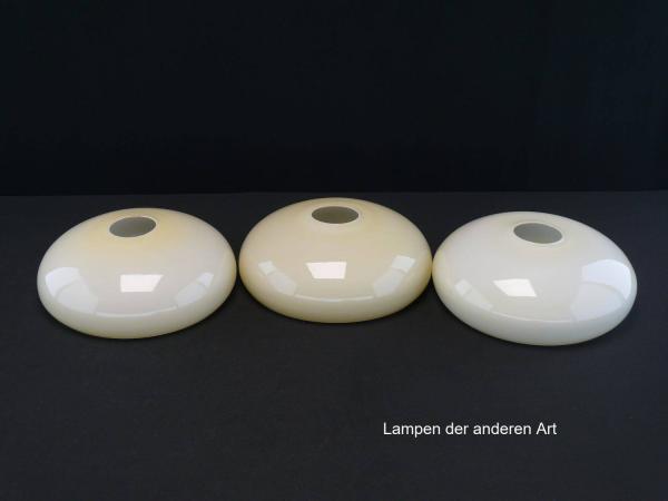 3-er Set Art Deco Lampenschale gebraucht, Glas, hellgelb außen, weiß innen, glatte glänzende Oberfläche, Nostalgie Ersatzglas, D: ca.19,5cm, H: ca.7cm, ohne Glashalter Griffrand, Loch  Ø45mm