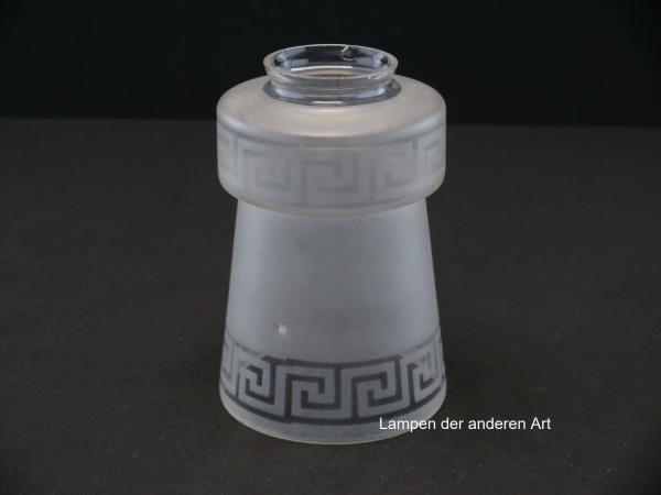 Art Deco Lampenschirm gebraucht, satiniertes Glas, überstehende Schulter mit Mäandermuster, leicht konisch geweiteter Zylinder im unteren Teil ebenfalls Mäandermuster, Nostalgie Ersatzglas für alte Lampen, D: ca.10cm, H: ca.14cm, Glashalter Griffrand Ø6cm