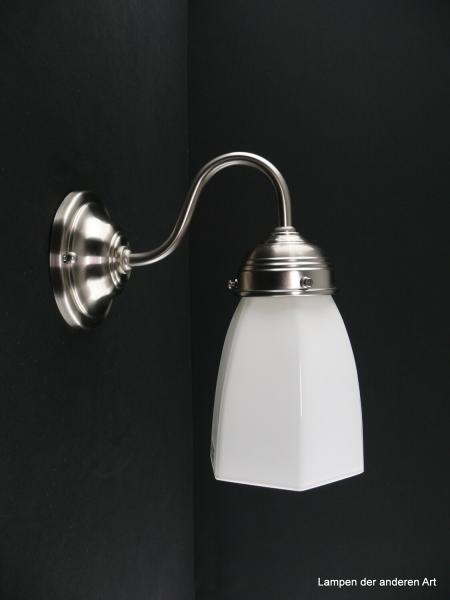 Schlichte Art Deco Wandleuchte Messing matt vernickelt, mit fassettiertem weißem Glockenschirm 1xE27/40W, Spiegel-Badlampe, nach unten
