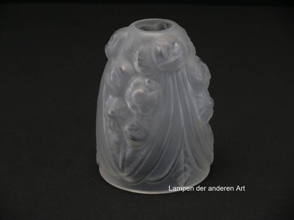 antiker Lampenschirm gebraucht, Frankreich, satiniertes Pressglas, ohne Griffrand, Loch 30mm - gemessen 28mm, D: ca.9cm, H: ca.12,5cm