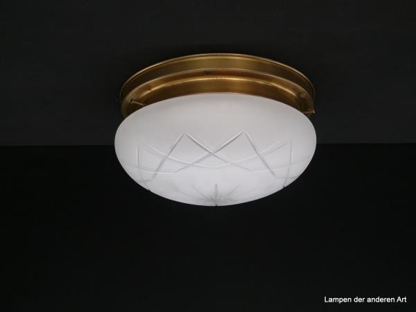 Jugendstil-Plafoniere mittlerer Größe Messing goldbraun patiniert mit Kerbschliffglas Griffrand 25cm 1xE27/60W