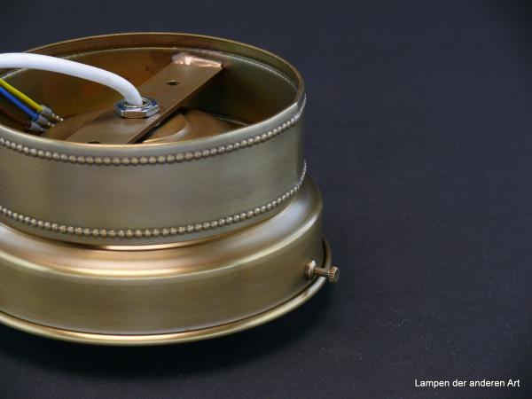 tolle Jugendstil Deckenleuchte für Gläser mit Glashalter Griffrand Ø12,5cm, Sockel mit schlichtem Perlstabfries verziert, Metallfassung 1xE27/40W, Detail Anschluss