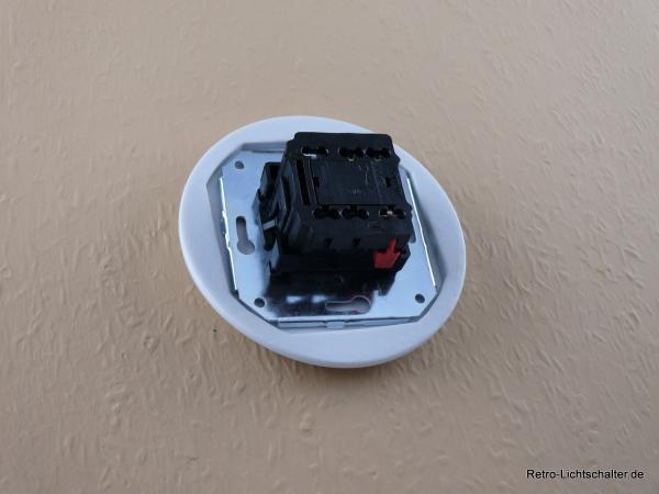 Garby Colonial Serien-Porzellandrehschalter weiß im Einfachrahmen Porzellan weiß Knebel Porzellan retro weiß von hinten