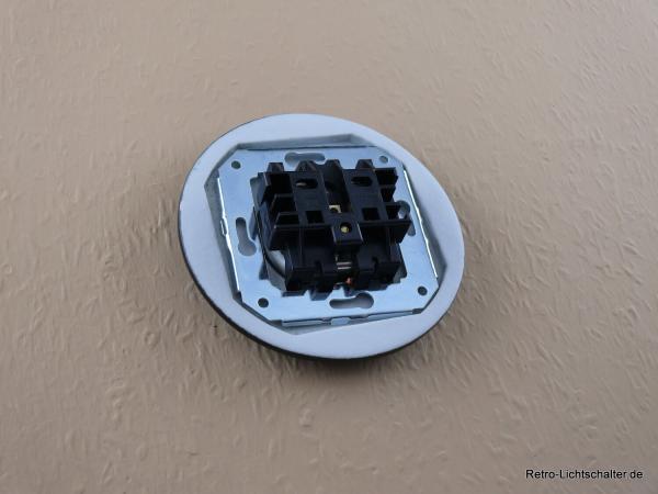 Garby Colonial Schukoporzellansteckdose schwarz im Einfachrahmen Porzellan schwarz 16A/250VAC von hinten