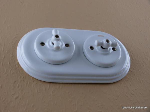 Garby Colonial 2fach Kombination,   Aus-Wechsel-Porzellandrehschalter weiß,  Knebel Porzellan weiß, Steckdoseneinsatz Porzellan weiß