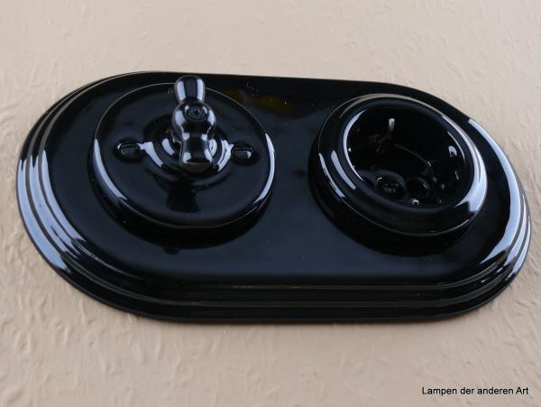 Garby Colonial 2fach Kombination, Serien-Porzellandrehschalter schwarz,  Knebel Porzellan schwarz, Steckdoseneinsatz Porzellan schwarz