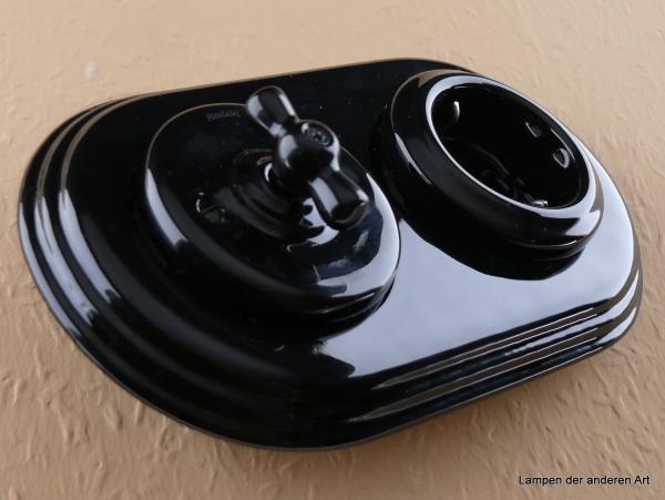 Garby Colonial 2fach Kombination, Serien-Porzellandrehschalter schwarz,  Knebel Porzellan schwarz, Steckdoseneinsatz Porzellan schwarz, seitlich