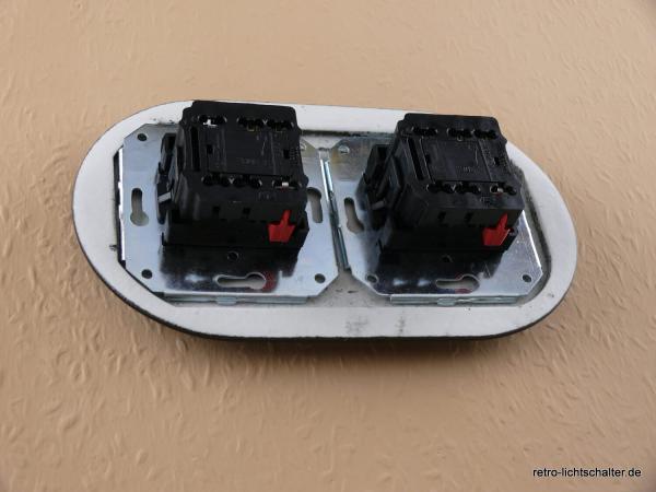 Garby Colonial 2fach Kombination, zwei Aus-Wechsel-Porzellandrehschalter schwarz,  Knebel Holz Buche gealtert, von hinten