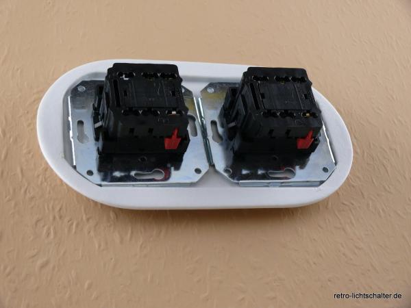 Garby Colonial 2fach Kombination, zwei Aus-Wechsel-Porzellandrehschalter weiß,  Knebel Holz Buche gealtert, von hinten