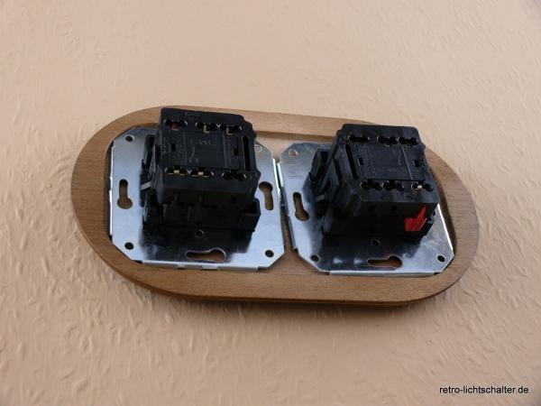 Garby Colonial 2fach Kombination, 2fach Rahmen Holz Buche gealtert, zwei Aus-Wechsel-Porzellandrehschalter weiß,  Knebel Holz Buche gealtert, von hinten