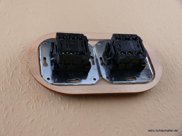 Garby Colonial 2fach Kombination, 2fach Rahmen Holz Buche honigfarben, zwei Aus-Wechsel-Porzellandrehschalter weiß,  Knebel Porzellan weiß Retroform, von hinten