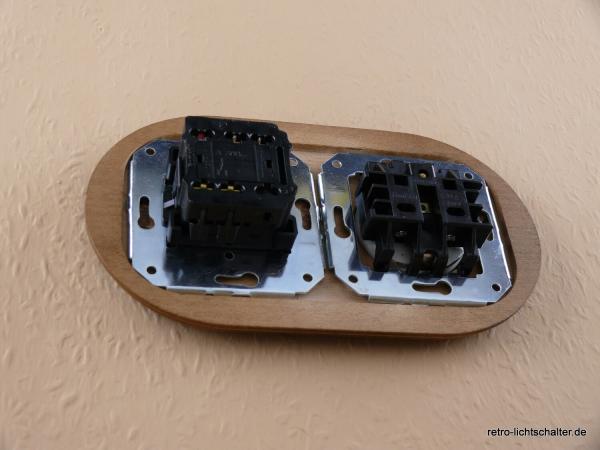 Garby Colonial 2fach Kombination Rahmen Massivholz Buche gebeizt, Serien-Porzellandrehschalter schwarz,  Knebel Porzellan schwarz Retroform, Steckdoseneinsatz Porzellan schwarz, von hinten