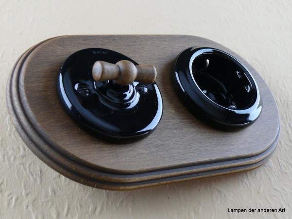 Garby Colonial 2fach Kombination Rahmen Massivholz Buche gebeizt, Serien-Porzellandrehschalter schwarz,  Knebel Holz Buche gealtert, Steckdoseneinsatz Porzellan schwarz, seitlich