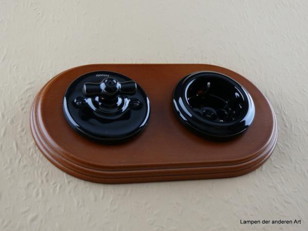 Garby Colonial 2fach Kombination Rahmen Massivholz Buche gebeizt, Aus-Wechsel-Porzellandrehschalter schwarz,  Knebel Porzellan schwarz, Steckdoseneinsatz Porzellan schwarz