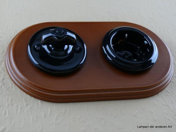 Garby Colonial 2fach Kombination Rahmen Massivholz Buche gebeizt, Aus-Wechsel-Porzellandrehschalter schwarz,  Knebel Porzellan schwarz Retroform, Steckdoseneinsatz Porzellan schwarz