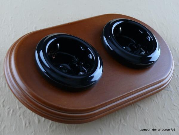 Garby Colonial 2fach Steckdose Porzellan schwarz, 2fach Rahmen Holz Buche honigfarben, seitlich