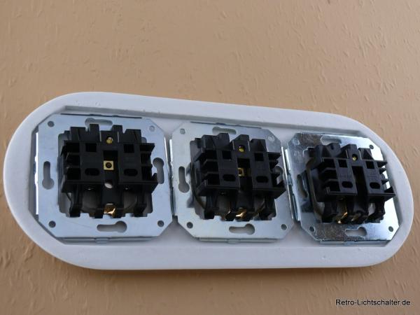 Garby Colonial 3fach Steckdose Porzellan weiß, 3fach Rahmen Porzellan weiß, von hinten