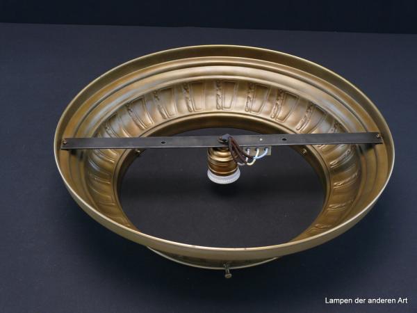 Gestell Messing, sehr guter Originalzustand, gereinigt und neu verdrahtet, Originalfassung E27 mit Porzellanring, von unten