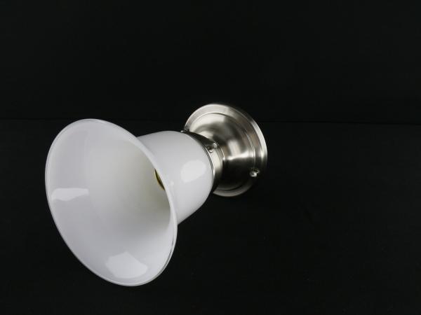 Typische Art Deco Deckenleuchte Messing matt vernickelt mit kelchförmigem weißem Nostalgieglas Griff-Rand 6cm 1xE27/40W, liegend