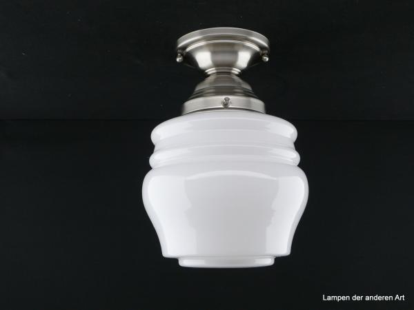 Kompakte Art Deco Deckenleuchte aus Messing matt vernickelt , mehrfach eingeschnürtes glänzend weißes Zylinderglas mit planem Abschluss, Glashalter 8cm, 1xE27/40W