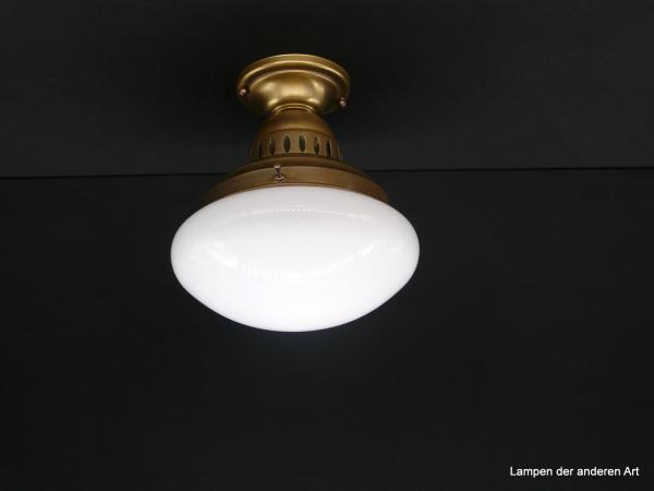 Jugendstil Anbauleuchte aus goldbraunem Messing mit opal weißem Kuppelschirm Griff-Rand 15cm 1xE27/40W
