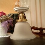 Deckenlampe H01 mit Porzellanfuß und Schirm 40gs