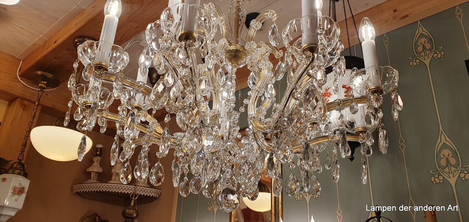 Kristalllüster komplett restauriert von unten
